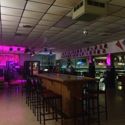Louies Bar and Grill - Pretty big hunh?