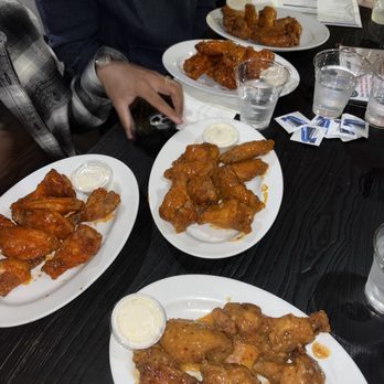 Blue 42 - Sports Bars Near Me - Elmwood Park, New Jersey