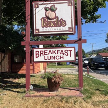 Peach's - Signage - Breakfast & Brunch Near Me - North Conway, New Hampshire