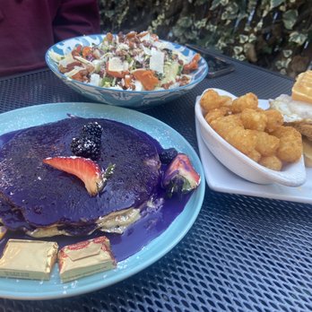 Vic's - Breakfast & Brunch Near Me - Martinez, California