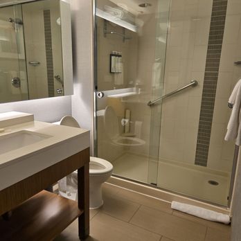 Hyatt Place - Glendale - Bathroom, very clean - Hotels Near Me - Glendale, California