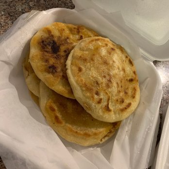 La Reyna De Pupusas - Pupusas revueltas - Salvadoran Near Me - Fresno, California La Reyna De Pupusas - Pupusas revueltas - Salvadoran Near Me - Fresno, California