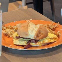 Lonely JackRabbit - Bacon and egg sandwich with hash browns