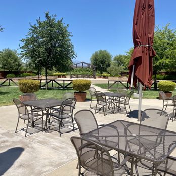 Wiens Cellars - Wine Tasting Room Near Me - Temecula, California