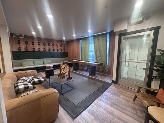 LOGE Leavenworth Downtown by null