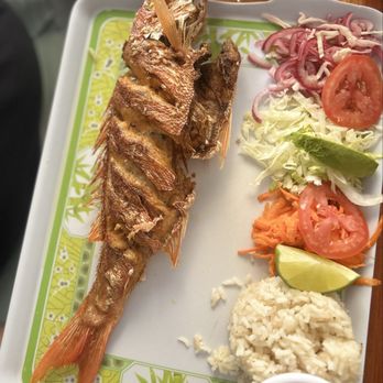 El Pirata - Whole fried snapper - Seafood Near Me - Playa del Carmen, ROO
