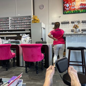 Pink Nails - Nail Salons Near Me - El Paso, Texas