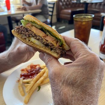 Strawberry Hill Diner - Cheeseburger and crunchy fries. - Diners Near Me - Tonopah, Nevada Strawberry Hill Diner - Cheeseburger and crunchy fries. - Diners Near Me - Tonopah, Nevada
