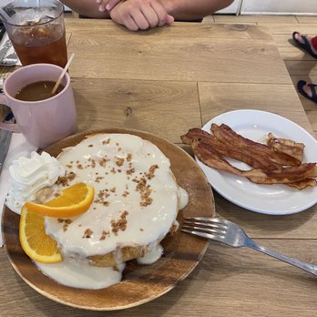 Aloha Kitchen - Coconut Mac Souffle - Breakfast & Brunch Near Me - Honolulu, Hawaii