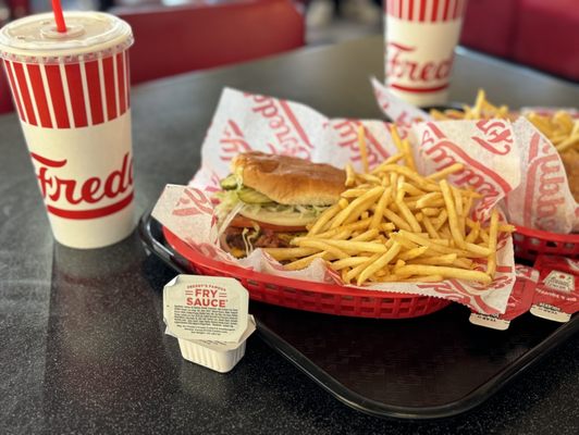 Freddy's Frozen Custard & Steakburgers by null