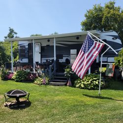 Riverside Acres Campground & Cottages