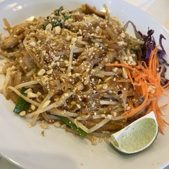 Dancing Spoons - Pad Thai Chicken - Thai Near Me - San Gabriel, California