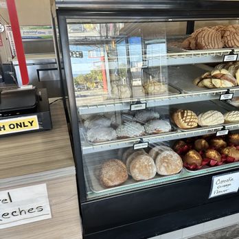 Panaderia Gudiño - Mexican Near Me - San Jose, California