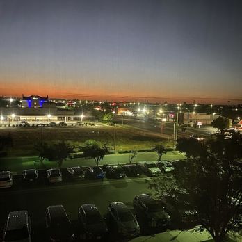 Hilton Garden Inn Clovis - View at Sunset - Hotels Near Me - Clovis, California