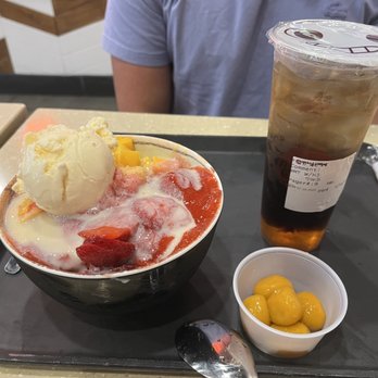Meet Fresh - Mangoberry Milk Shaved Ice - Desserts Near Me - Houston, Texas
