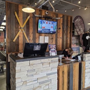 Elephant In The Room - Check-in desk - Men's Hair Salons Near Me - Tulsa, Oklahoma Elephant In The Room - Check-in desk - Men's Hair Salons Near Me - Tulsa, Oklahoma