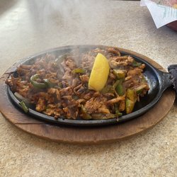 El Pueblito Mexican Restaurant - Chicken fajita meat. Wow. Almost all meat!