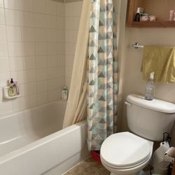 Navy Blues Cleaning Company - Cleaned bathroom