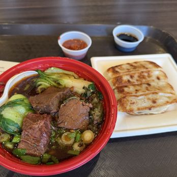 Ate8 Noodle House - Braised beef noodle soup combo with 4 potstickers! - Taiwanese Near Me - Barstow, California Ate8 Noodle House - Braised beef noodle soup combo with 4 potstickers! - Taiwanese Near Me - Barstow, California