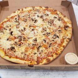 Zalat Pizza - Large Pizza with mushrooms