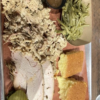 Gracious Pig Smokehouse - Smoked Chicken, Smoked Turkey, green beans, corn bread - Barbeque Near Me - Surfside Beach, South Carolina