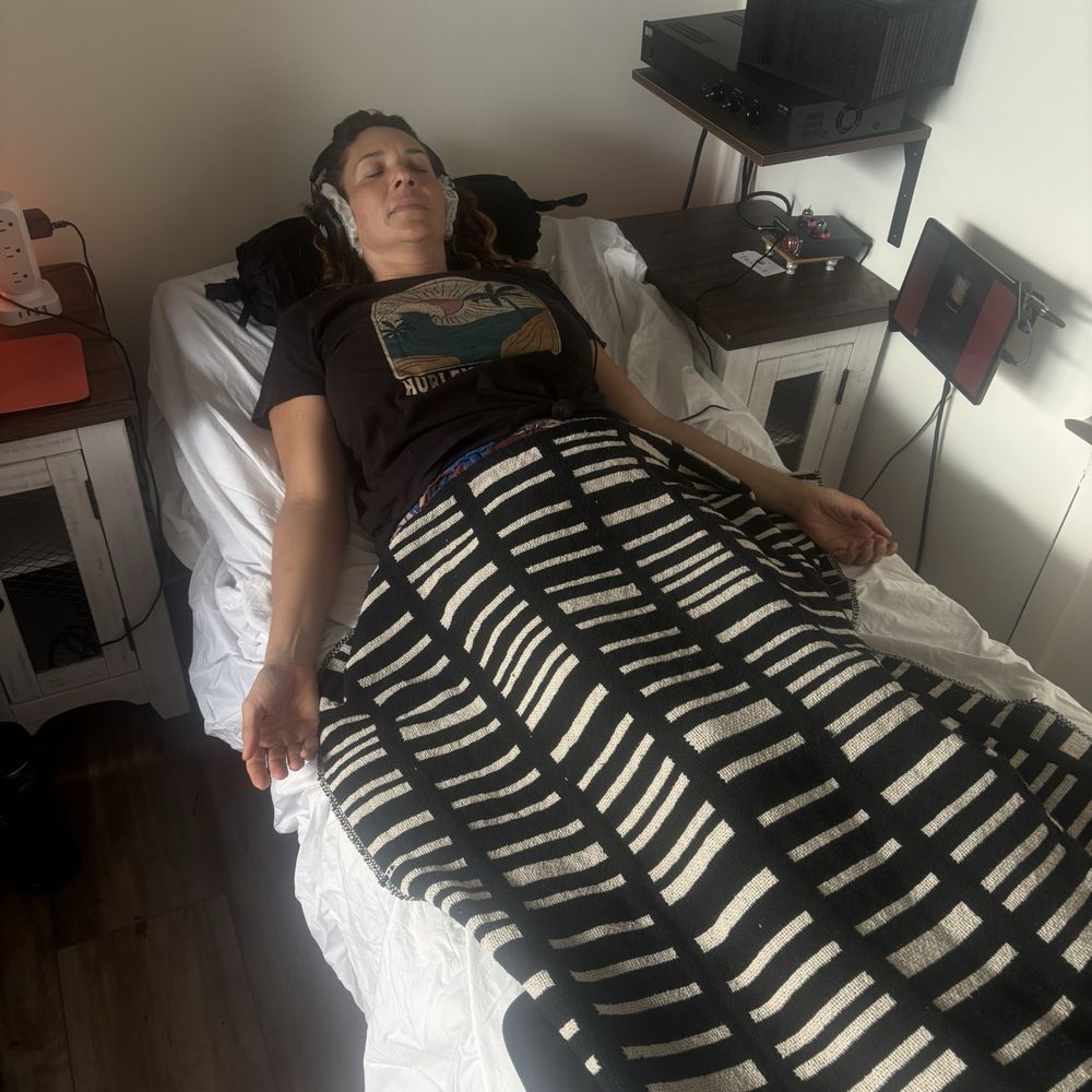 Mahvinoudey - Vibe bed completely recalibrated my body - Meditation Centers Near Me - Kapaʻa, Hawaii