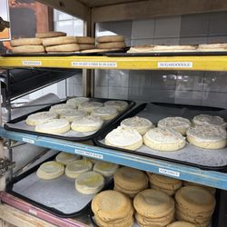 Dutchman's Market - Cookie case
