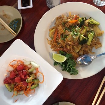 Sushi Lico - Veggie pad Thai and franks' tuna tartar salad - Sushi Bars Near Me - Miami, Florida