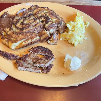 Polly's Pies Restaurant & Bakery - Bakeries Near Me - Montebello, California Polly's Pies Restaurant & Bakery - Bakeries Near Me - Montebello, California