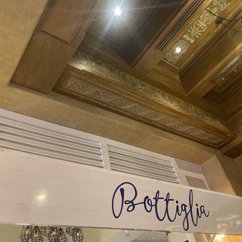 Bottiglia - Yessir!!! - Italian Near Me - Henderson, Nevada Bottiglia - Yessir!!! - Italian Near Me - Henderson, Nevada
