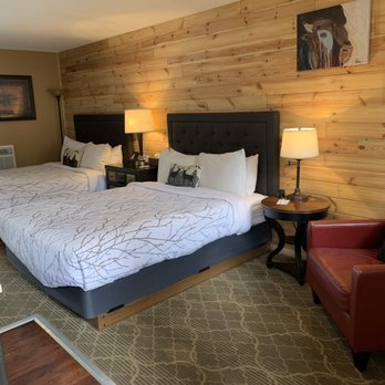 The Inn On Fall River - 2 queen room - Hotels Near Me - Estes Park, Colorado The Inn On Fall River - 2 queen room - Hotels Near Me - Estes Park, Colorado