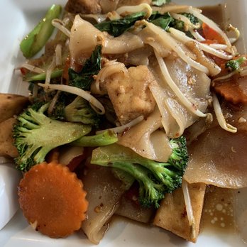 Rin's Thai Bistro - Tofu pad see U - Thai Near Me - Snyder, New York Rin's Thai Bistro - Tofu pad see U - Thai Near Me - Snyder, New York