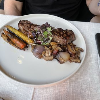 The Swiftwater - Steak with carrots - Hotels Near Me - Swiftwater, Pennsylvania The Swiftwater - Steak with carrots - Hotels Near Me - Swiftwater, Pennsylvania