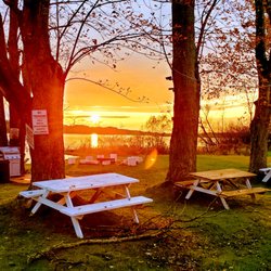 Riverview Motel