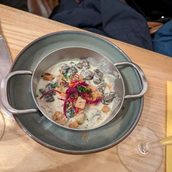 Le Poulbot - escargot beautiful - French Near Me - Paris, 75 Le Poulbot - escargot beautiful - French Near Me - Paris, 75