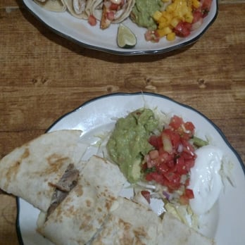 Las Velas - Carnitas and mahi mahi - Mexican Near Me - Pittsburgh, Pennsylvania
