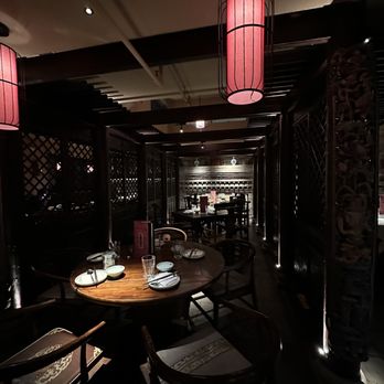 O Mandarin - Inside of restaurant - Szechuan Near Me - Hicksville, New York