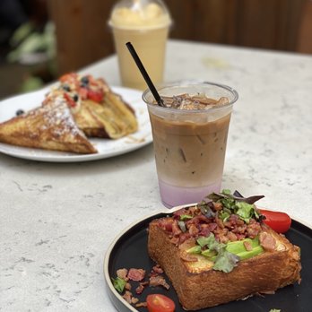 Outro - bacon avo egg toast - Cafes Near Me - New York, New York