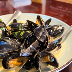 Ridge Shrimp & Oyster - Mussels