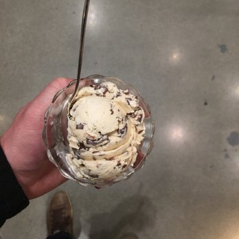 Earnest Ice Cream - Ice cream - Ice Cream & Frozen Yogurt Near Me - North Vancouver, British Columbia