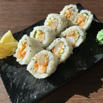 Sushi Wara - Chopped Scallop Roll ($6.75) - Japanese Near Me - Delta, British Columbia