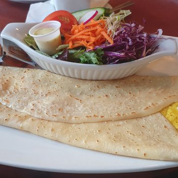 Café Passion St-Lambert - a plate of food on a table - Bistros Near Me - Saint-Lambert, Quebec
