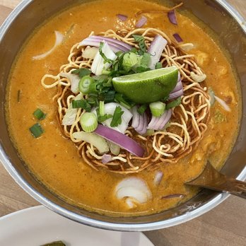 Racha Café - Khao Kaow Soi Noodle Soup - Thai Near Me - Berkeley, California