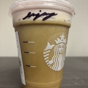 Starbucks - Grande White Chocolate Strawberry Cream Cold Brew - Coffee & Tea Near Me - Orlando, Florida Starbucks - Grande White Chocolate Strawberry Cream Cold Brew - Coffee & Tea Near Me - Orlando, Florida