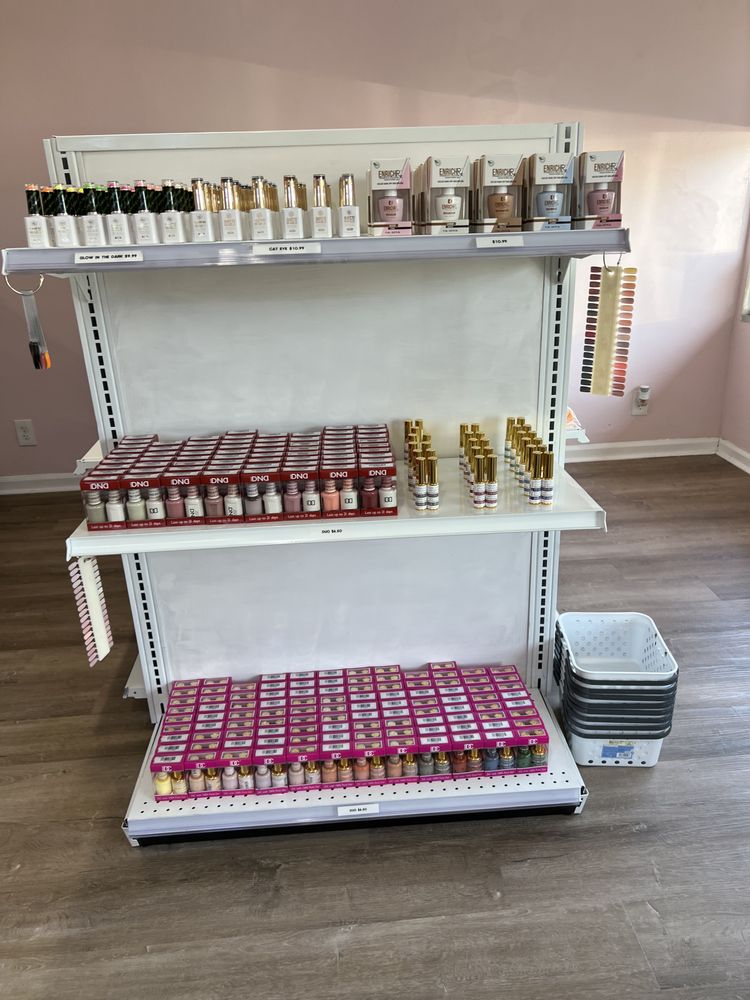 Michy’s Nail Supply Logo