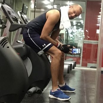 Singapore Airlines - Gym day, keep fit. - Airlines Near Me - San Francisco, California Singapore Airlines - Gym day, keep fit. - Airlines Near Me - San Francisco, California