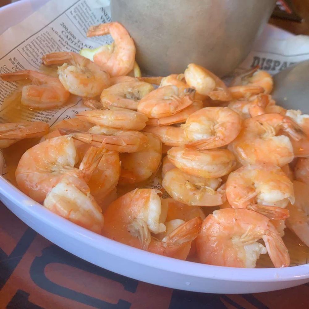 Bubba Gump Shrimp - Shrimpers net catch large portion - Seafood Near Me - Orlando, Florida