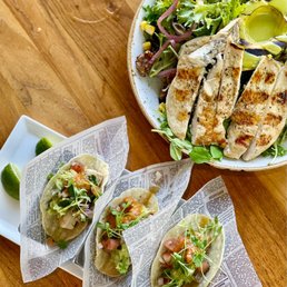 Grilled Avocado Salad Grilled Avocado Salad