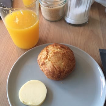 Living Room - Fresh orange juice, warm cheddar scone - Coffee & Tea Near Me - Etterbeek, BRU Living Room - Fresh orange juice, warm cheddar scone - Coffee & Tea Near Me - Etterbeek, BRU
