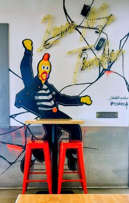 Dave's Hot Chicken by null